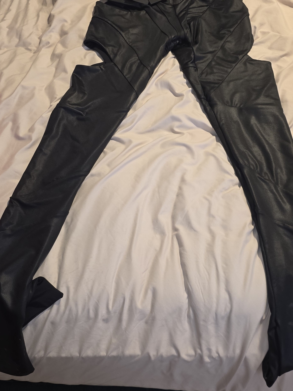 Lips & Honey Cut Out Lwfging Style Pants